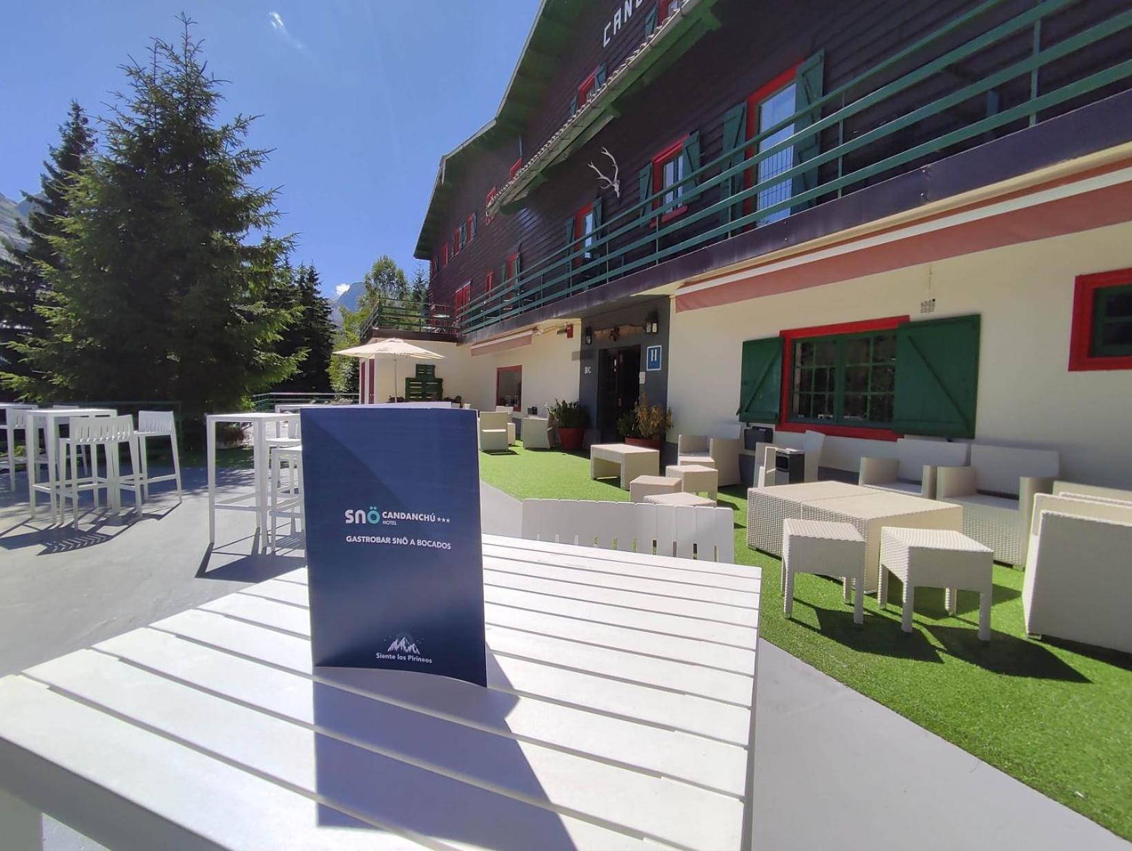 Snoe Hotel 칸단추 외부 사진